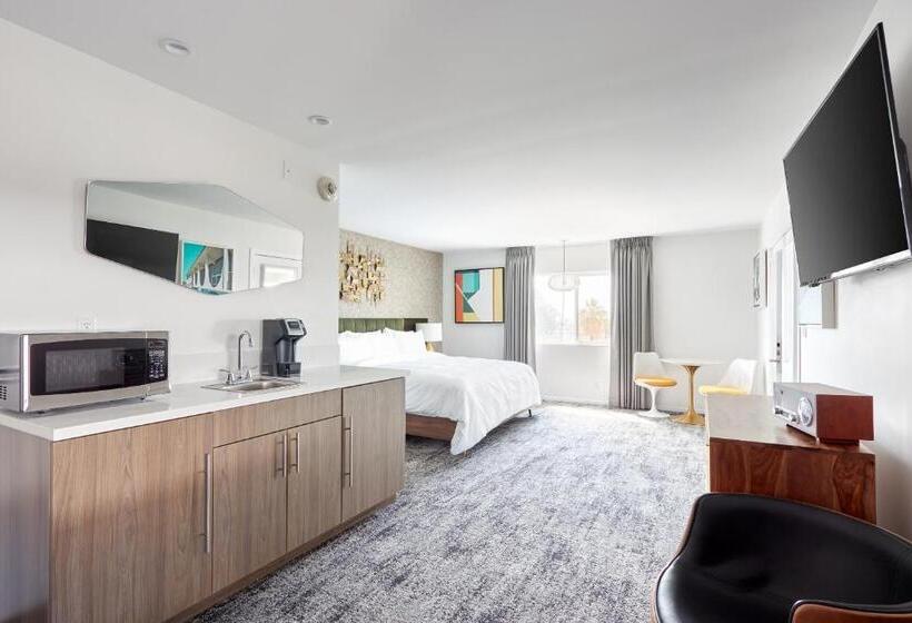 مُتل The Cole Adults Only