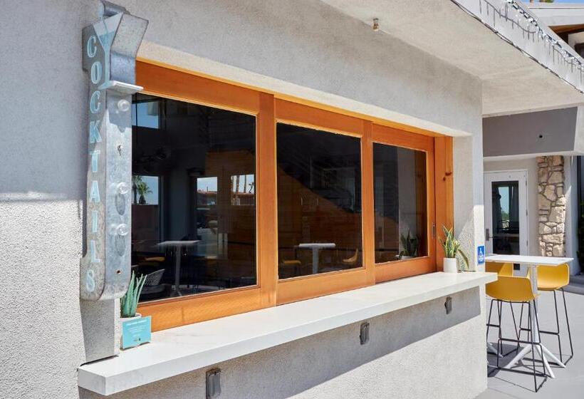 مُتل The Cole Adults Only