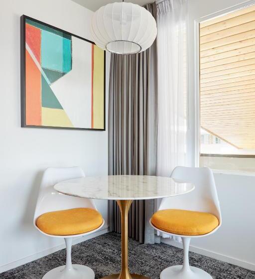 مُتل The Cole Adults Only