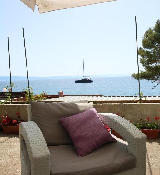 Panzió Apartmani Daša Tučepi