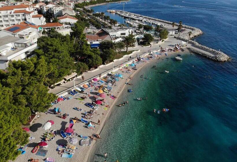 Panzió Apartmani Daša Tučepi