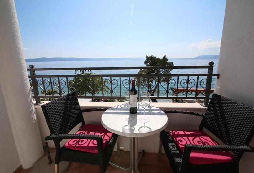 Panzió Apartmani Daša Tučepi