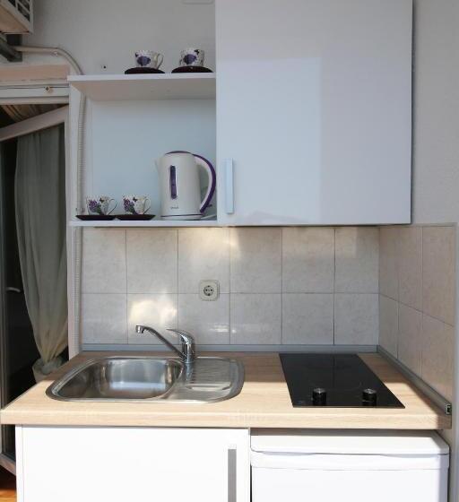 بنسيون Apartmani Daša Tučepi