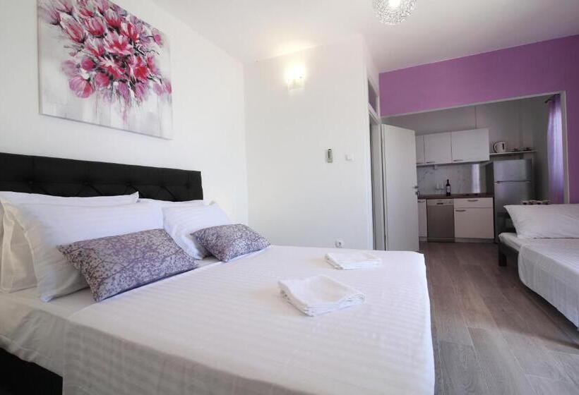 Panzió Apartmani Daša Tučepi