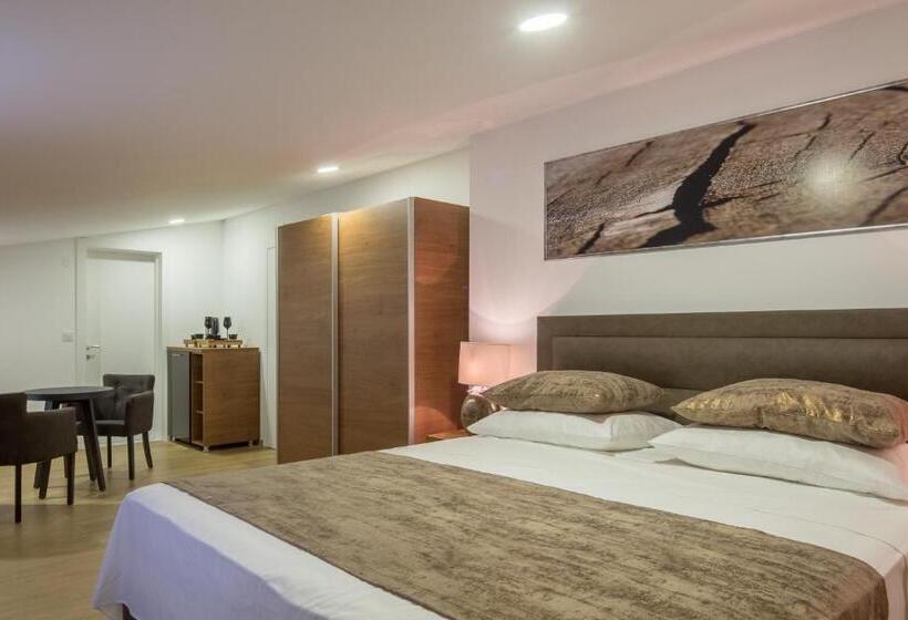 膳宿费 Villa Mandalinic