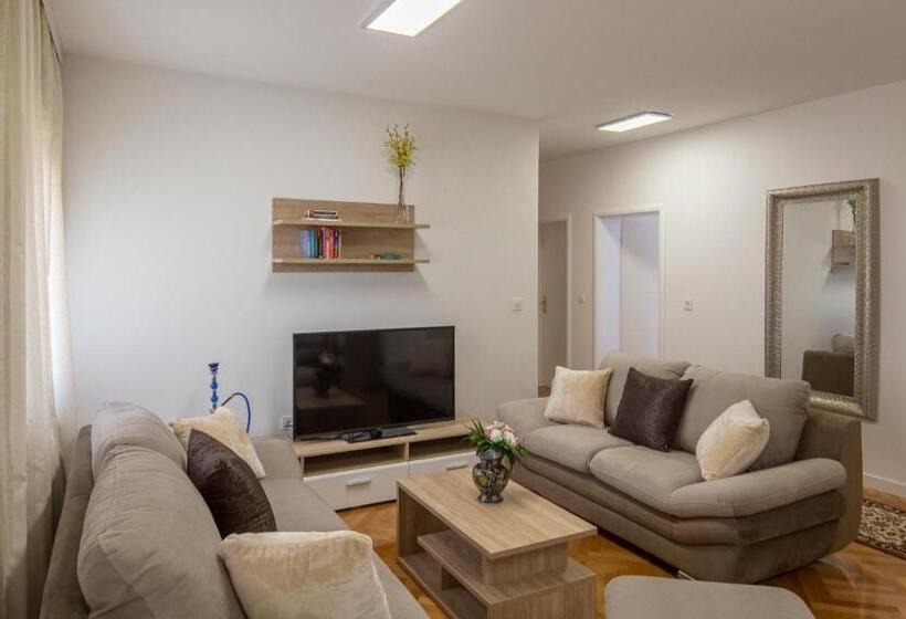 膳宿费 Villa Mandalinic