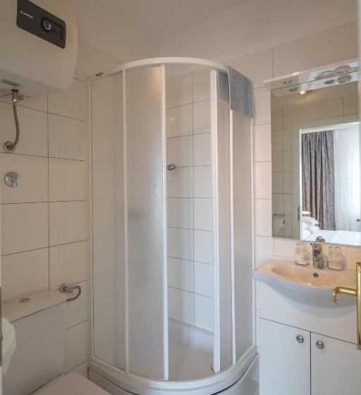 پانسیون Villa Mandalinic