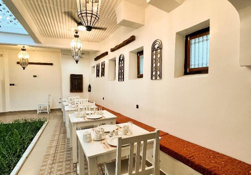 膳宿费 Zanzi House