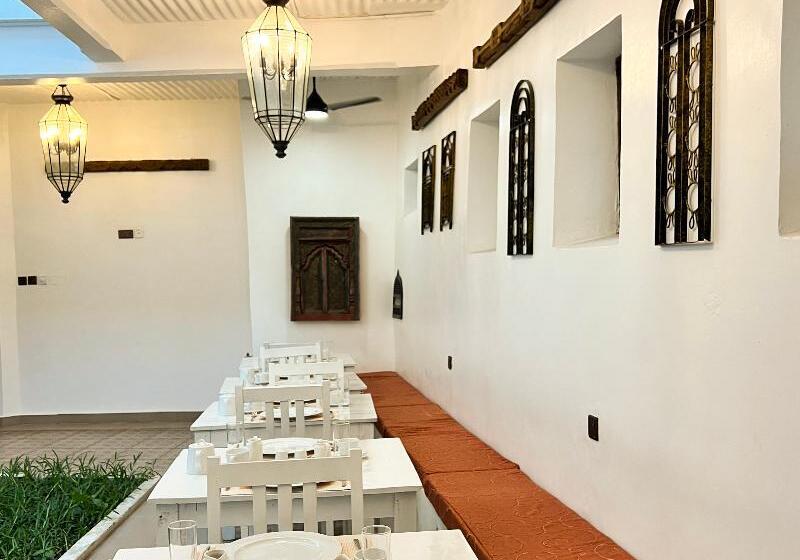 膳宿费 Zanzi House