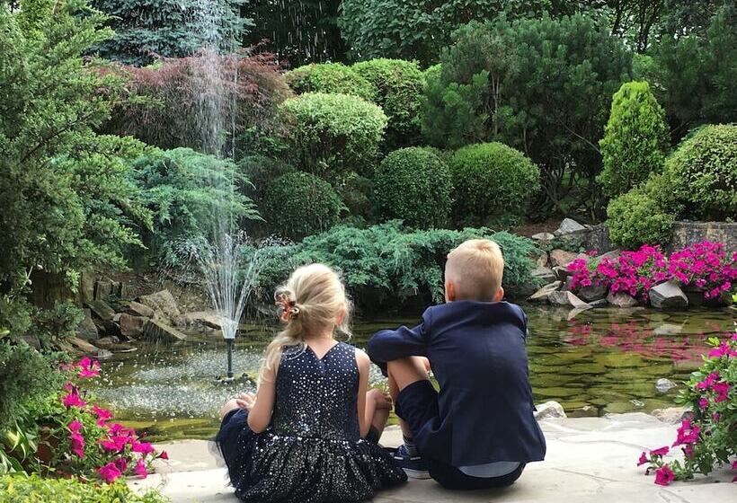 Booking Hotel Crown Piast & Spa