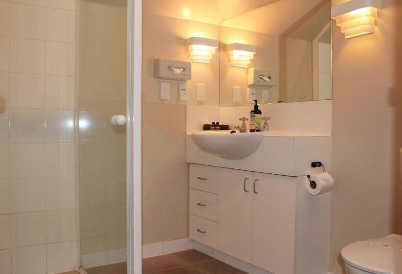 Bush Inn Court Motel