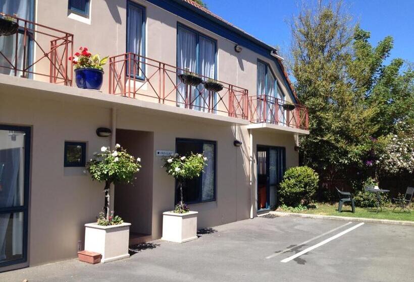 Bush Inn Court Motel