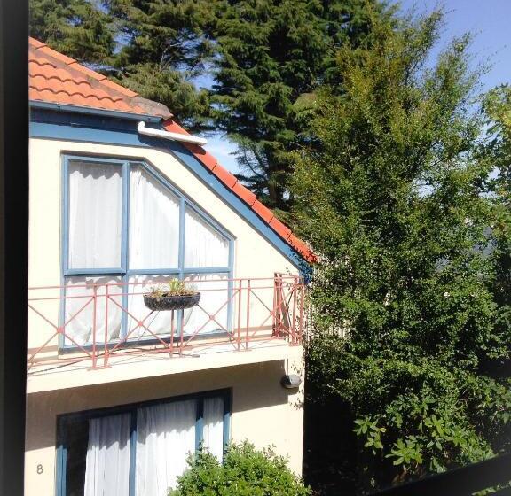 Bush Inn Court Motel