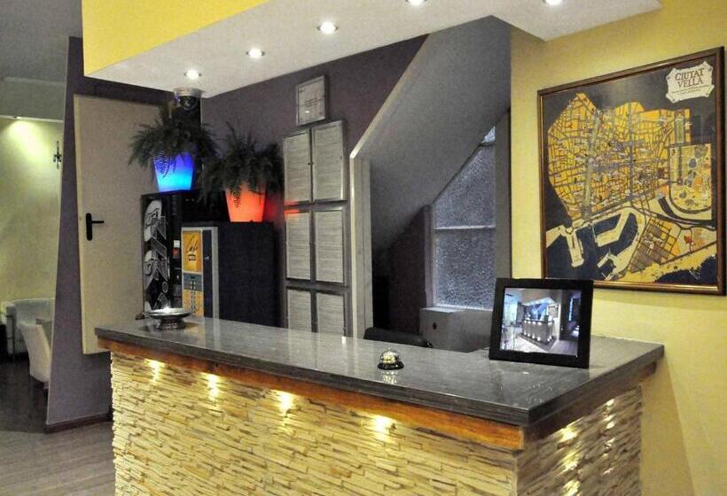 Хостел Barcelona Gotic Guesthouse