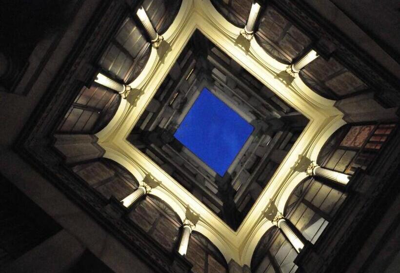 Хостел Barcelona Gotic Guesthouse