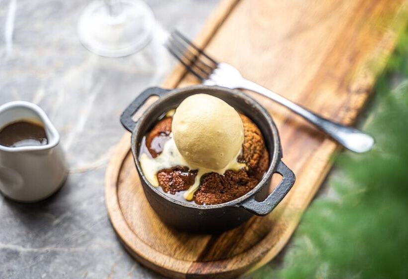 Abbey Hotel Bath, A Tribute Portfolio