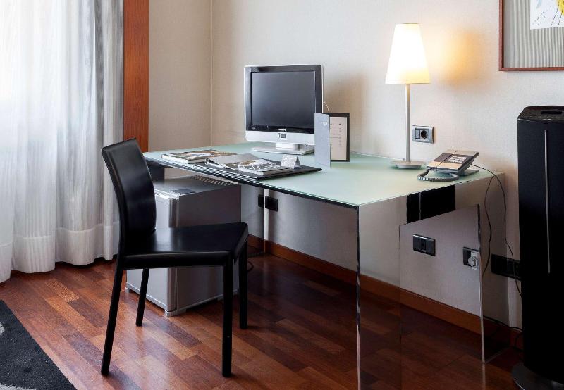 Ac Hotel Ponferrada By Marriott