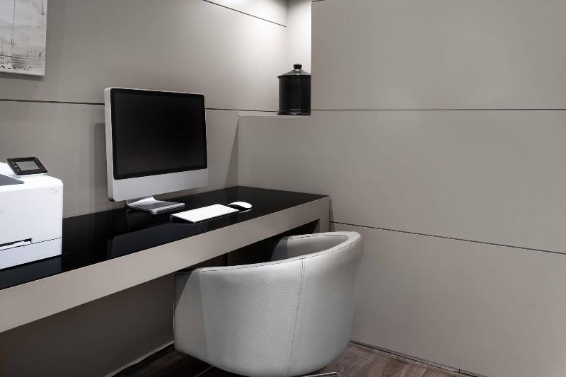 Ac Hotel Ponferrada By Marriott