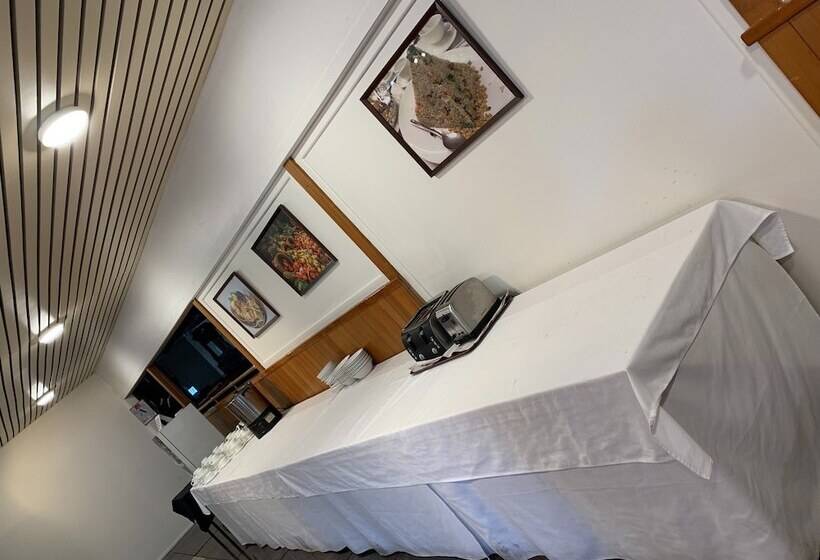 هتل Airport Gateway