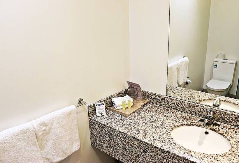 هتل Airport Gateway