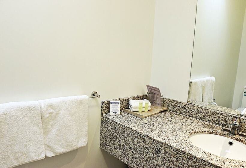 فندق Airport Gateway