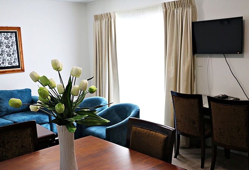 هتل Airport Gateway