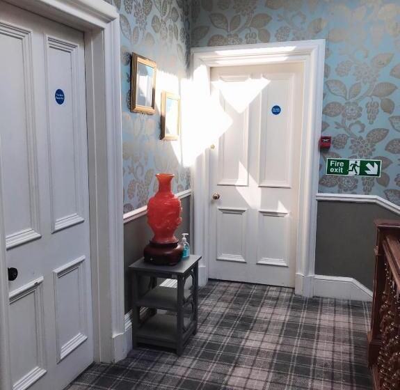 בית מלון כפרי Alexander Guest House