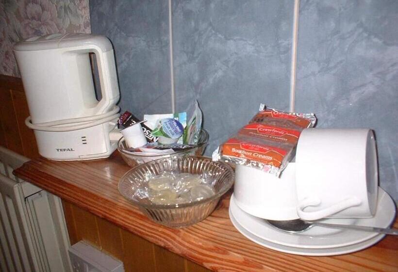 בית מלון כפרי All Seasons Guest House