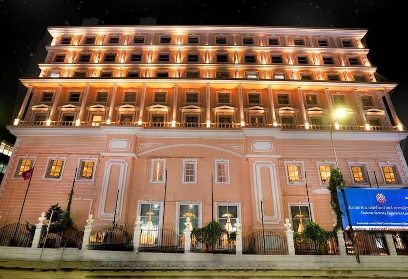 هتل Ambica Empire