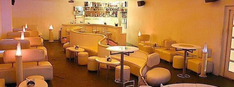 هتل Ambica Empire