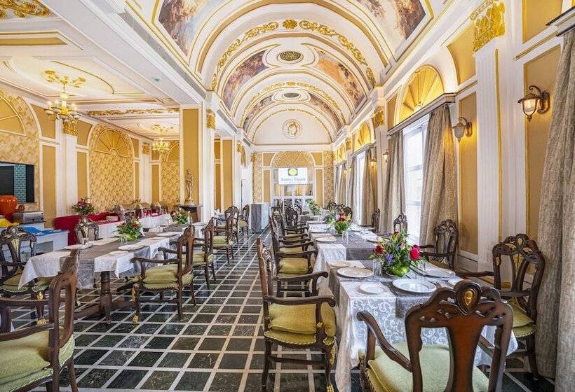 Отель Ambica Empire