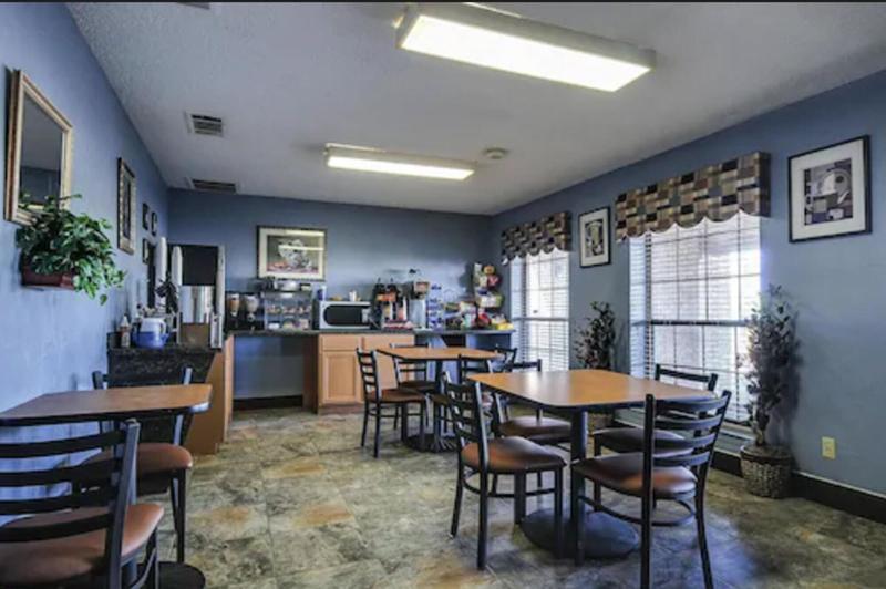 Отель Americas Best Value Inn Midlothian