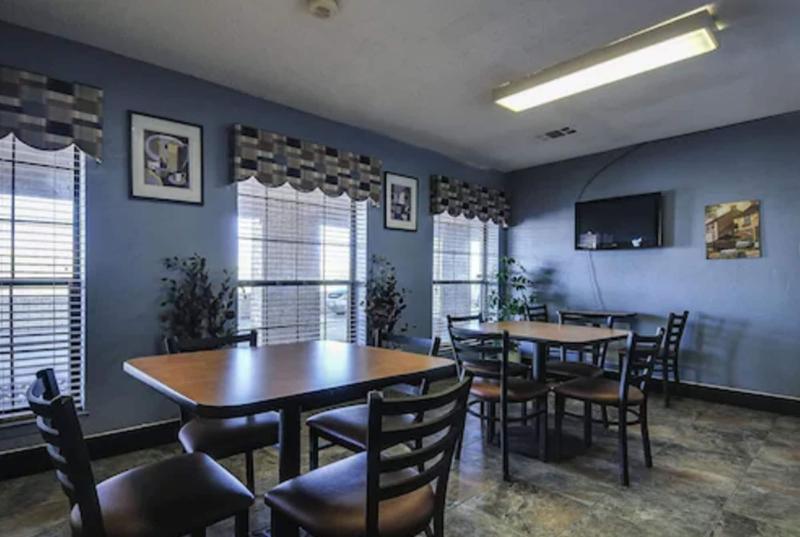 Отель Americas Best Value Inn Midlothian