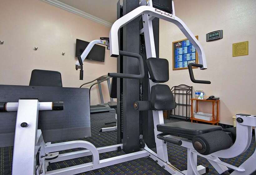 Отель Americas Best Value Inn Sinton