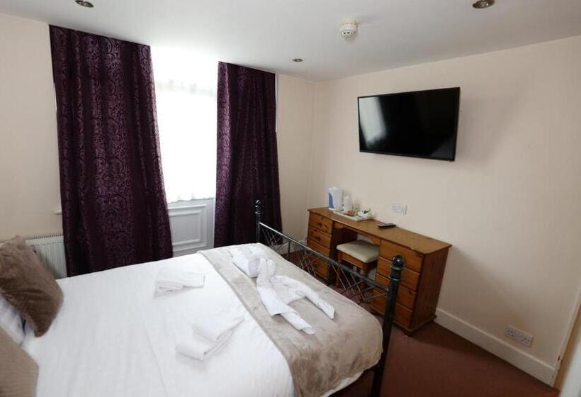 בית מלון כפרי Aylesbray Lodge