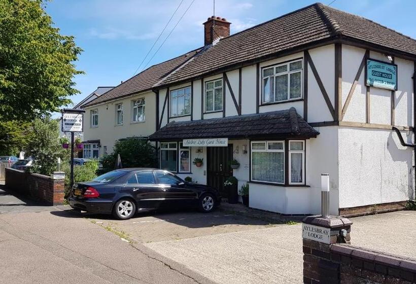 בית מלון כפרי Aylesbray Lodge