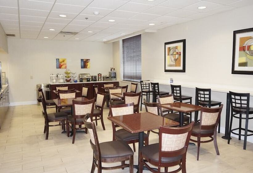فندق Best Western Airport Inn & Suites Cleveland