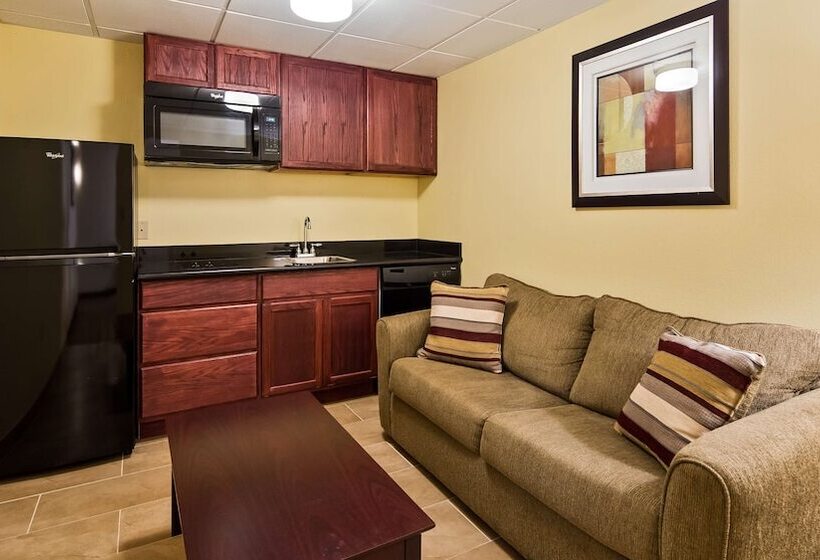 فندق Best Western Airport Inn & Suites Cleveland