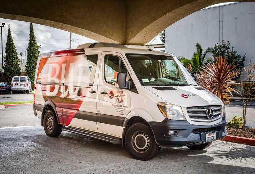 Отель Best Western Plus Airport Inn & Suites