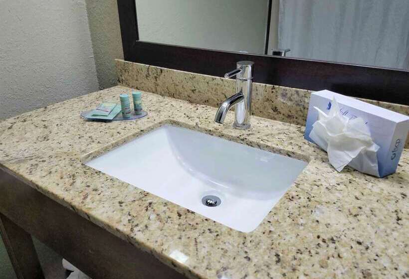 ホテル Sonesta Essential Orlando