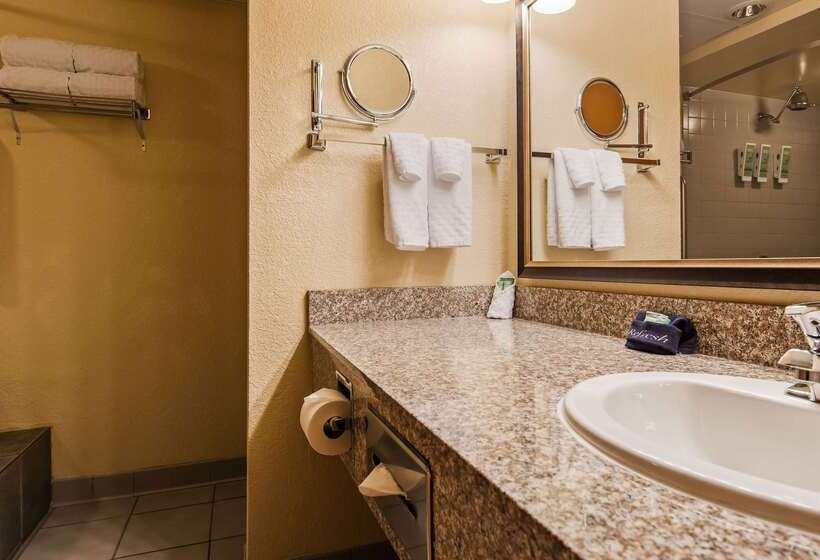 فندق Best Western Center Pointe Inn