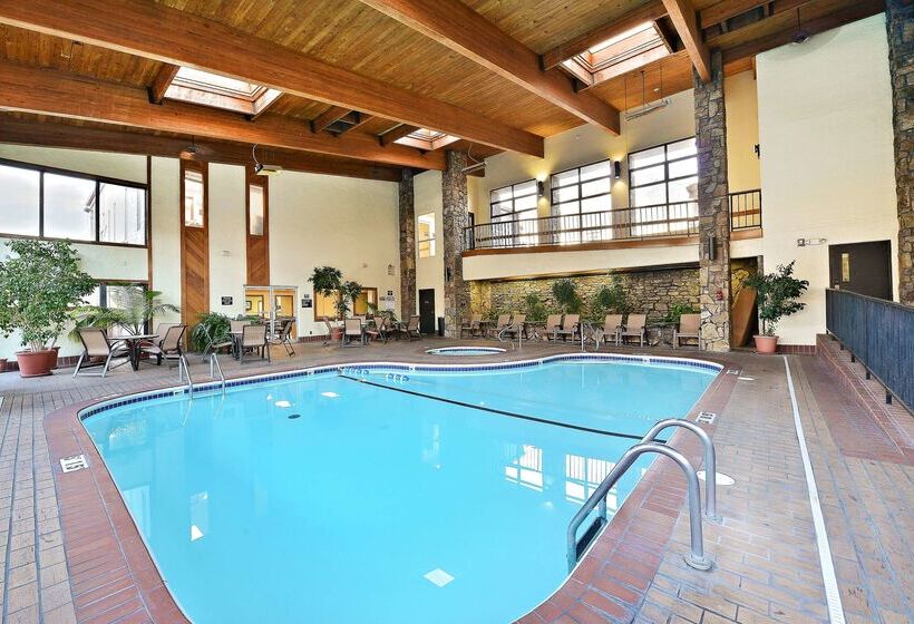 فندق Best Western Center Pointe Inn