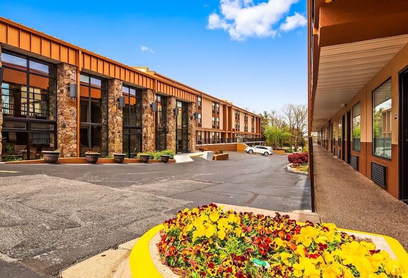 فندق Best Western Center Pointe Inn