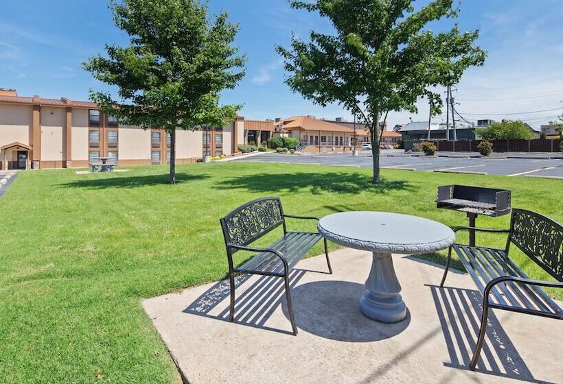 فندق Best Western Center Pointe Inn