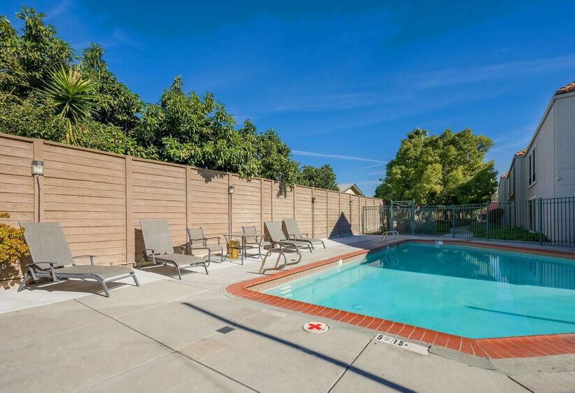 فندق Best Western Lanai Garden Inn & Suites