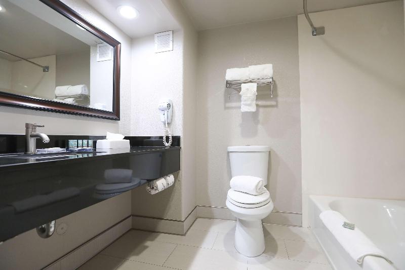 هتل Best Western Lanai Garden Inn & Suites