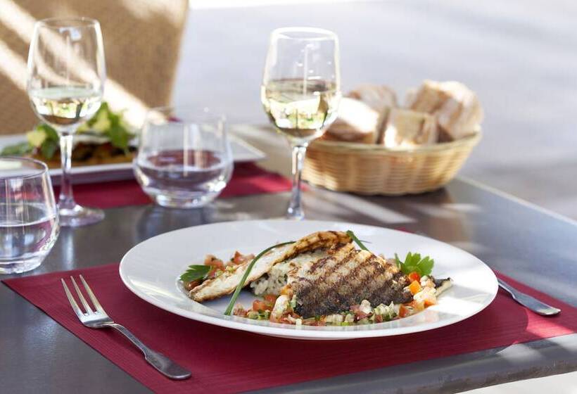 فندق Golden Tulip Avignon Le Paradou