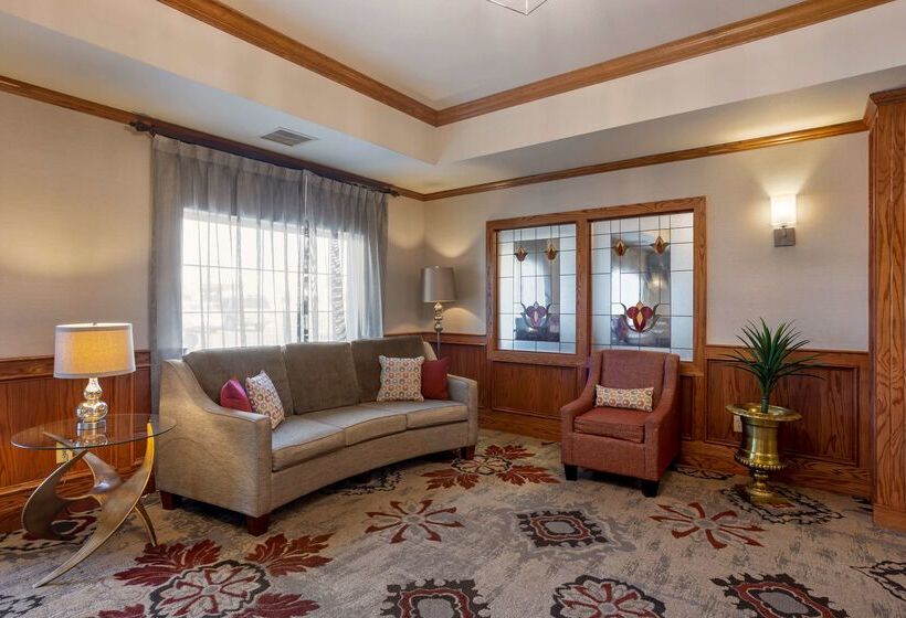 فندق Best Western Plus Capital Inn