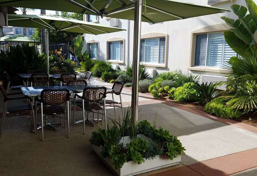 فندق Best Western Plus Capitola By The Sea Inn & Suites