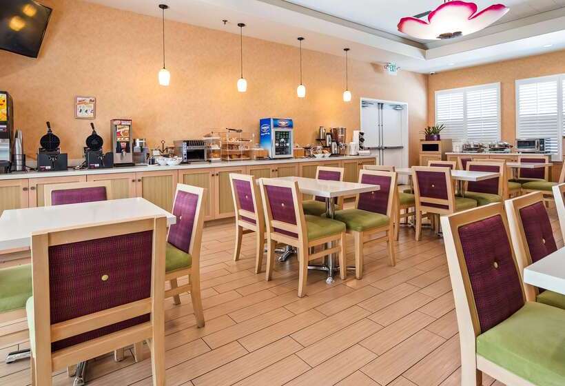 فندق Best Western Plus Capitola By The Sea Inn & Suites